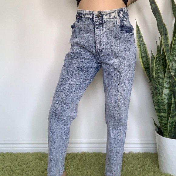 Vintage Acid Wash Bow Back Jeans - Picture 2 of 6